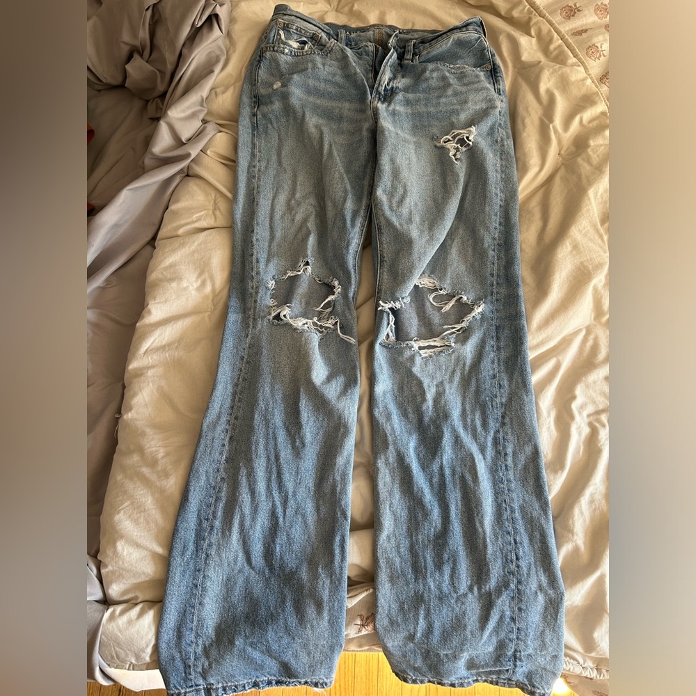 American eagle distressed jeans